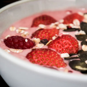 smoothie bowl fruits rouges auroremarket et emile noel